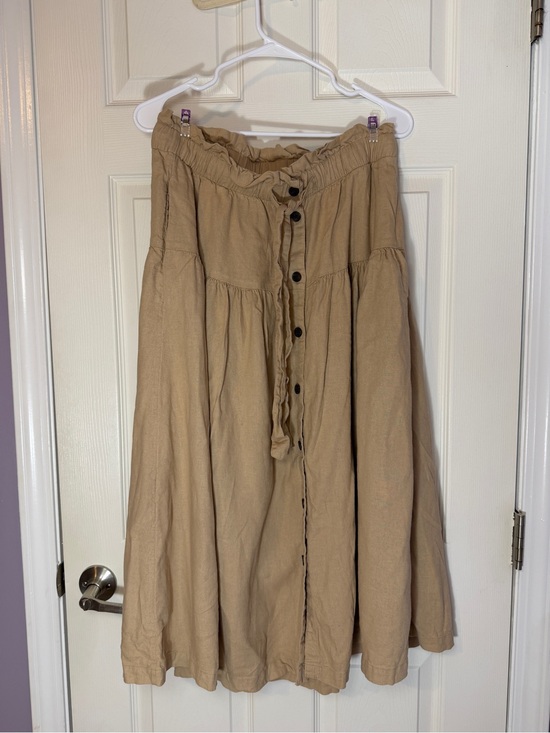 Universal Thread Dresses & Skirts - Universal Thread Women’s Button-Front Midi Skirt in Tan
